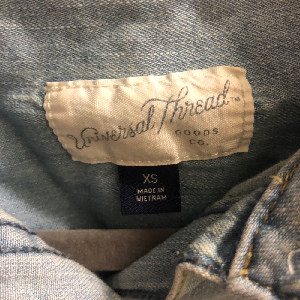 Universal Thread Long-Sleeve Collared Denim Shirt - image 3